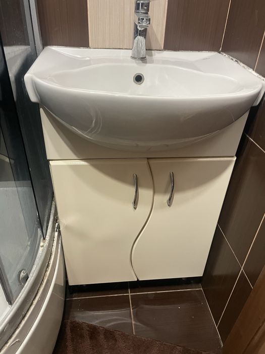 Умивальник з тумбою