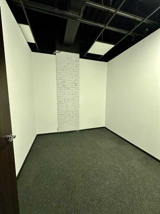 Офис с генератором, 2500 кв.м., метро Шулявка. ТРЦ COSMO MULTIMALL