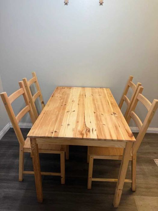 Mesa HÄGERNÄS IKEA em pinho