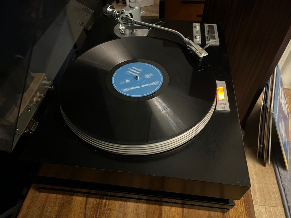 Gramofon Yamaha YP-D7