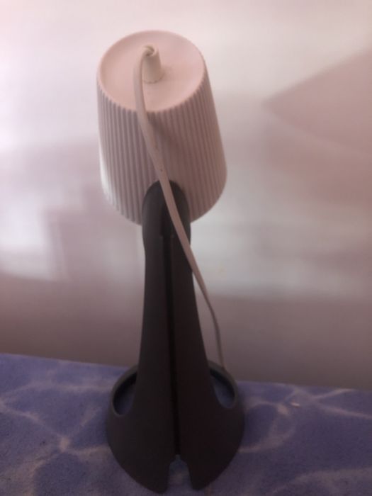 Candeeiro para mesa de cabeçeira