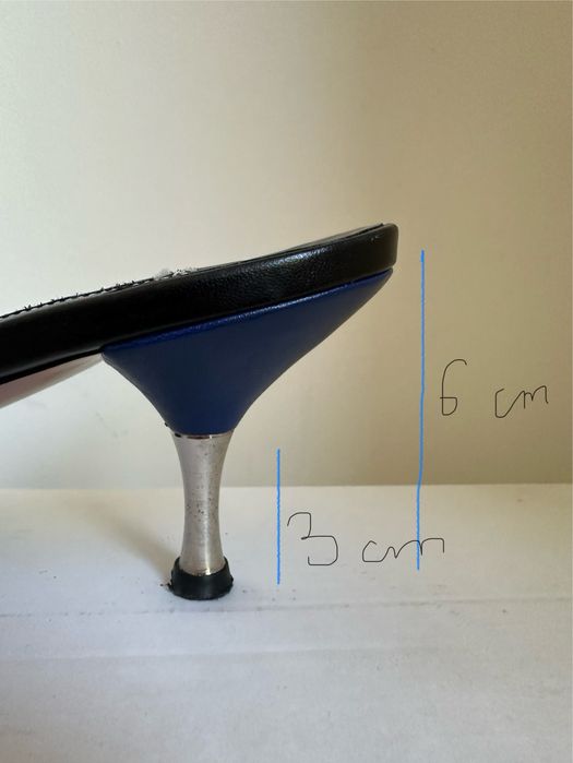 Eleganckie klapki na obcasie