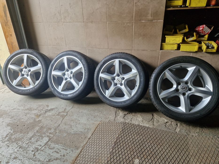 Felgi aluminiowe 17 z oponami letnimi 225/45 R17 do Opla jak nowe
