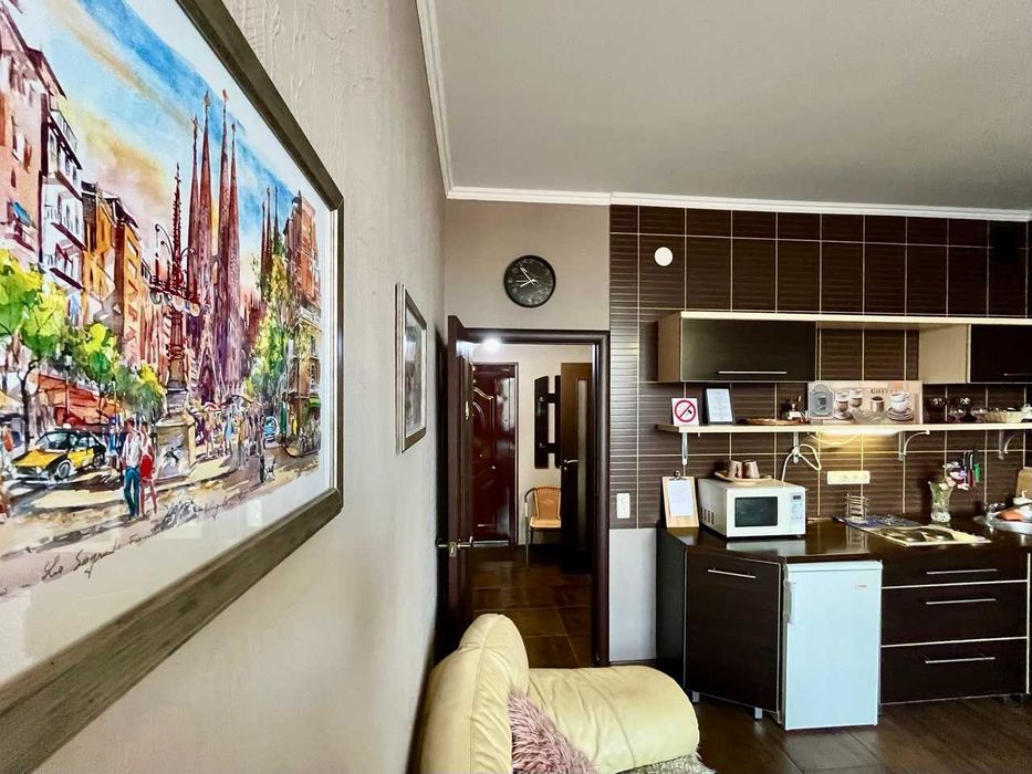 ПРОДАЖ великої квартири, розділеної на дві оремі по вул. Т. Кореня, 9