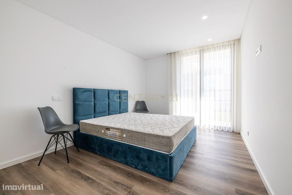Moradia T4 Moderna com Piscina Aquecida e Jacuzzi a 15 Minutos da Prai