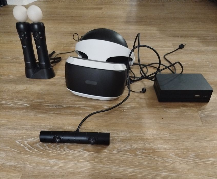 PS4 SLIM + 4 comandos+ 17 jogos + kit VR completo