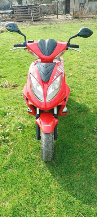 Продам скутер 700$ торг