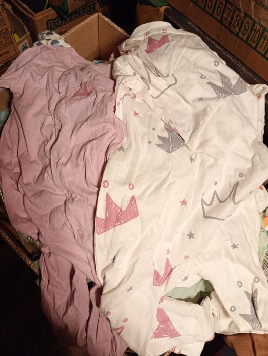 Karton mix bawełniane body, pajacyki niemowlęce 60 sztuk