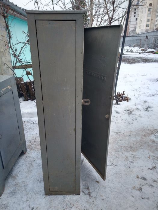 Продам Шкаф металлический