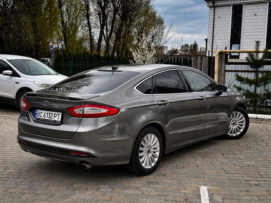 Ford Fusion Hybrid PHEV  Titanium