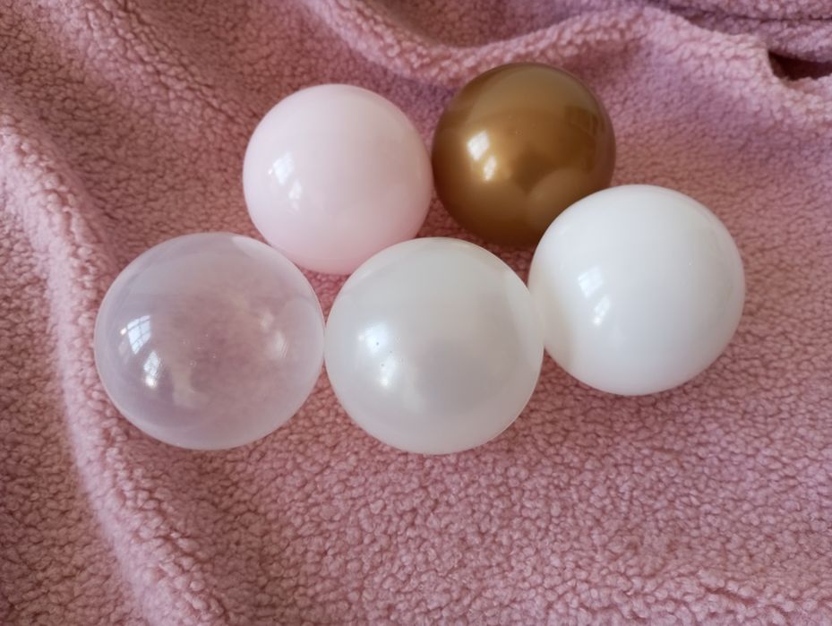 Кульки, шарики пластикові для бус, декору та басейну. Діаметр -8см