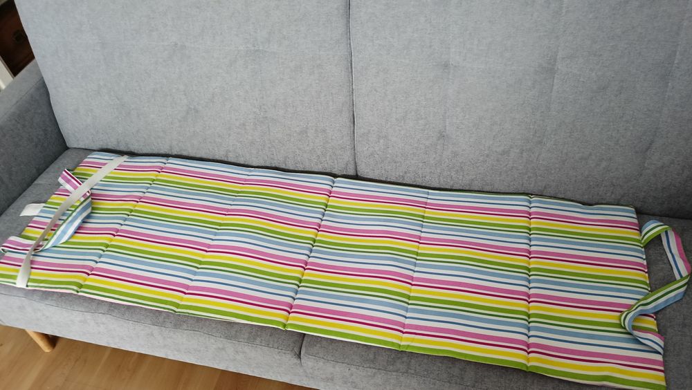 Mata plażowa w paski nieużywana