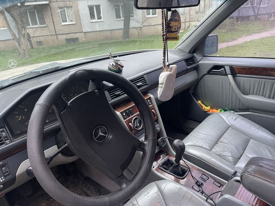 Продам мерс в хорошем состоянии