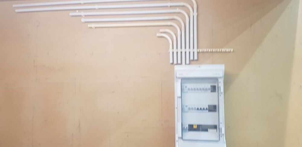 Eletricista de instalações e remodelações