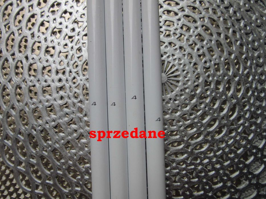 Pawilon ogrodowy - rurki . Zostało tylko 9 plastikowych elementów .