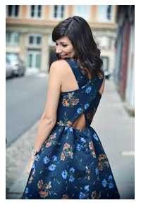 ZARA sukienka rozkloszowana granatowa kwiaty rozmiar M.