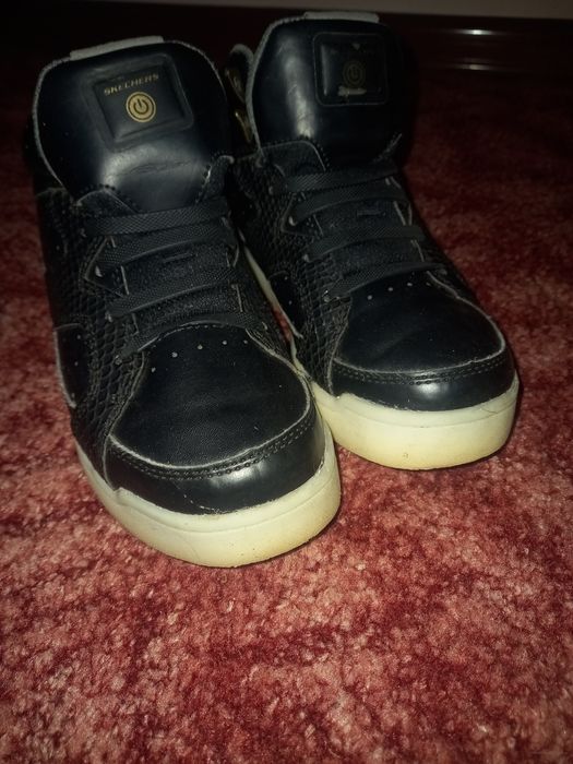 Дитячі кросівки з лед- підсвіткою skechers
