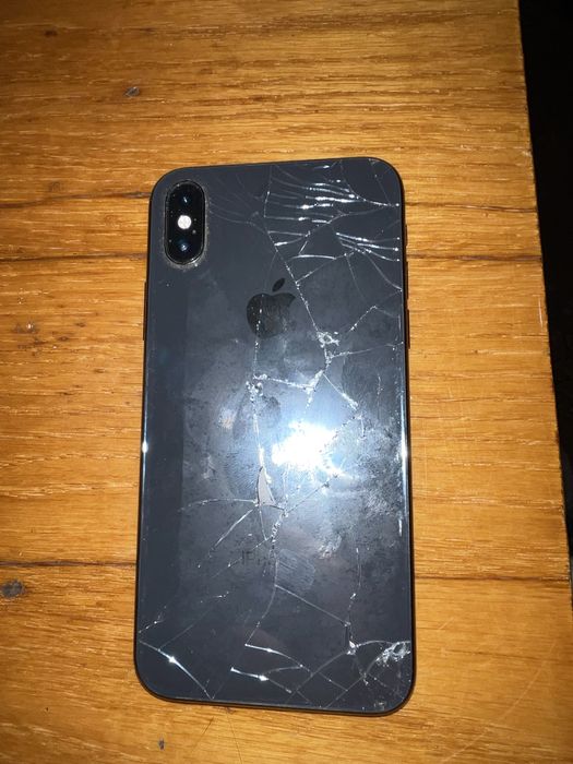Продам iphone  X на запчастини або під відновлення
