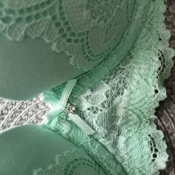 Biustonosz push up Esotiq 70B