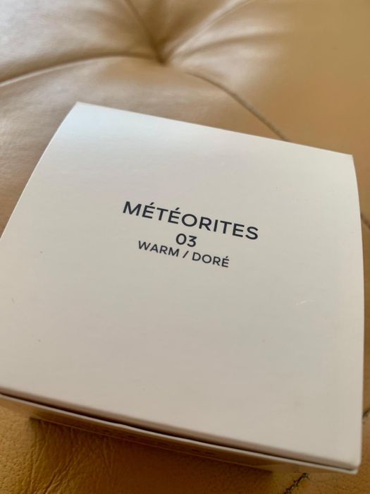 Guerlain Meteorites Nowy puder wykonczeniowy Warm