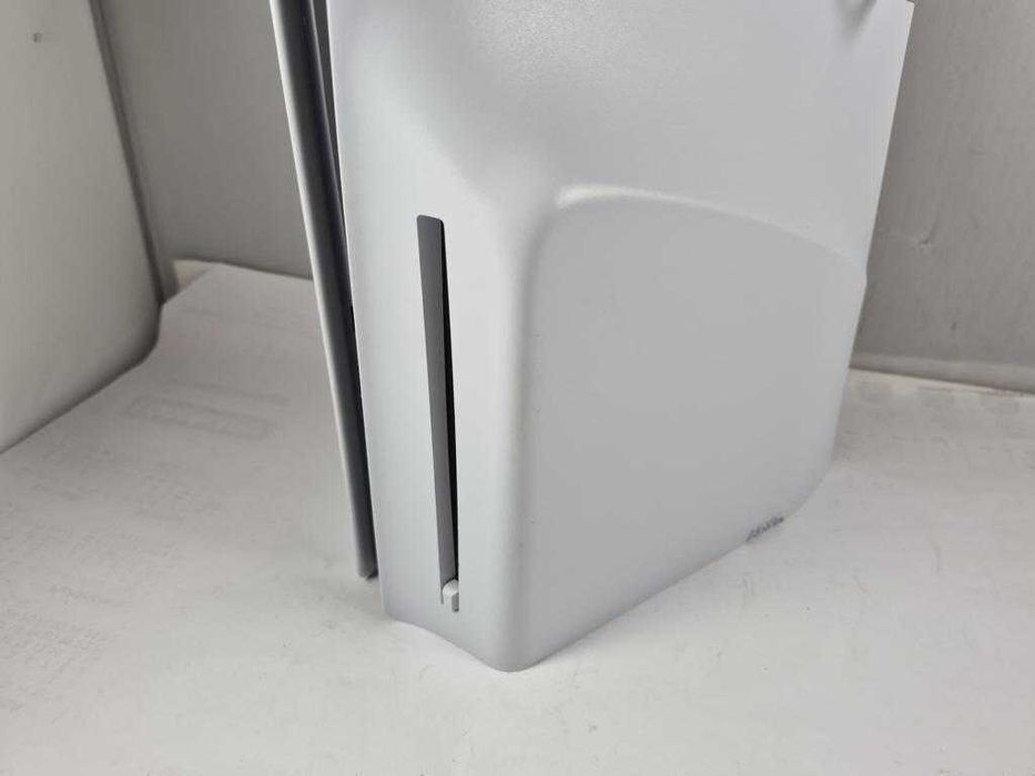 Konsola Sony PS5 Slim 1TB CFI-2016 pad