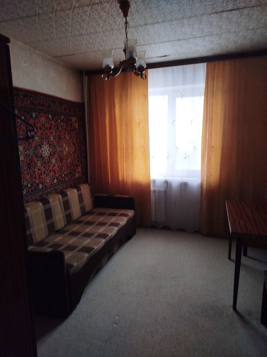 Здаю дві кімнати у 3- кімнатній квартирі на Виноградарі без господаря