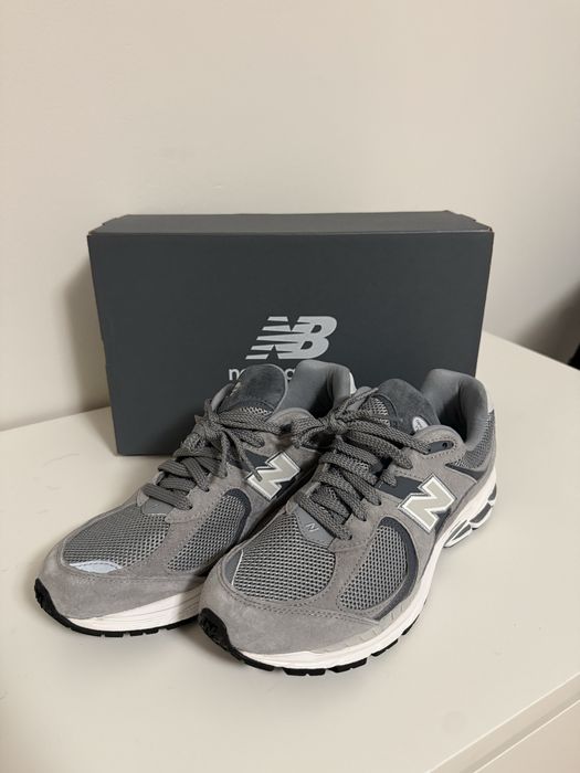 New Balance 2002R