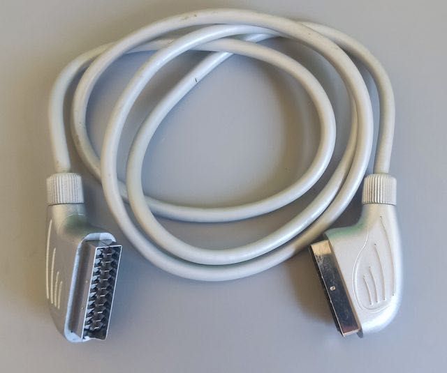 Cabos SCART e RCA
