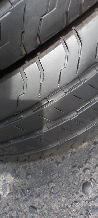 Opony używane 235/65/16c continental 2x6 mm 2020