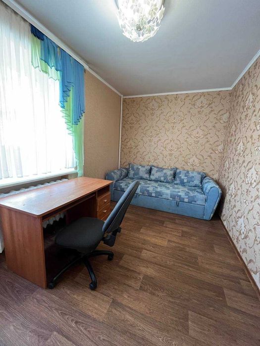 Продам 2 кімн. квартиру в р-ні " РОШЕН". 3/5 цегл.  Ремонт. 55000