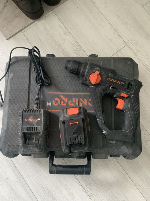 Перфоратор перфоратор дніпро- м DHR-200