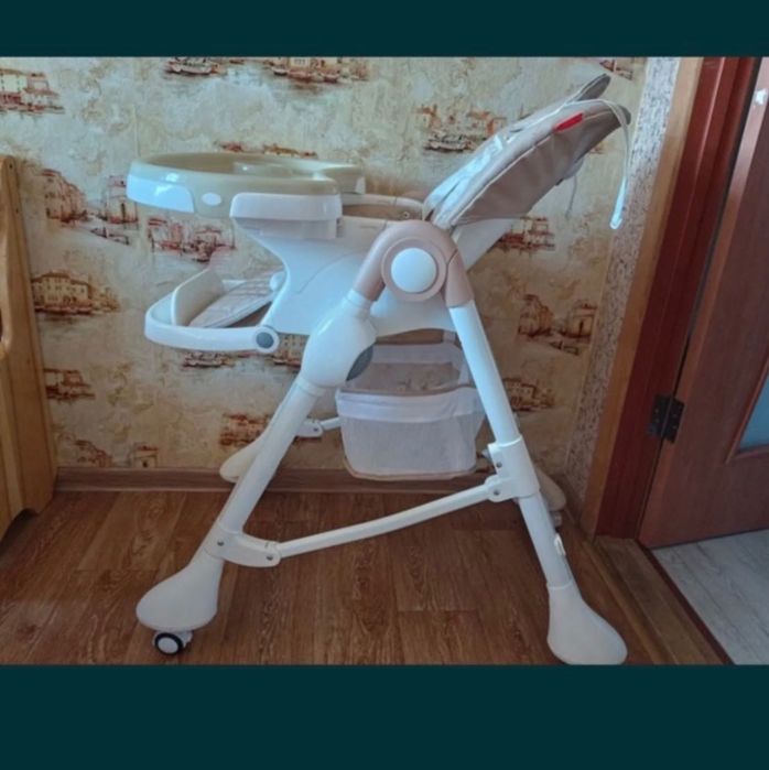 стільчик для годування Carrello Caramel