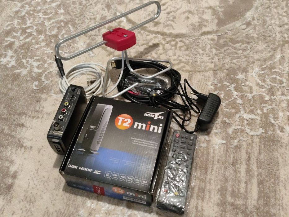 Цифровой эфирный DVB-T2 приемник T2 mini Romsat