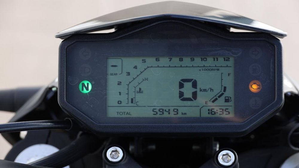 Keeway RKF 125 preta 2022