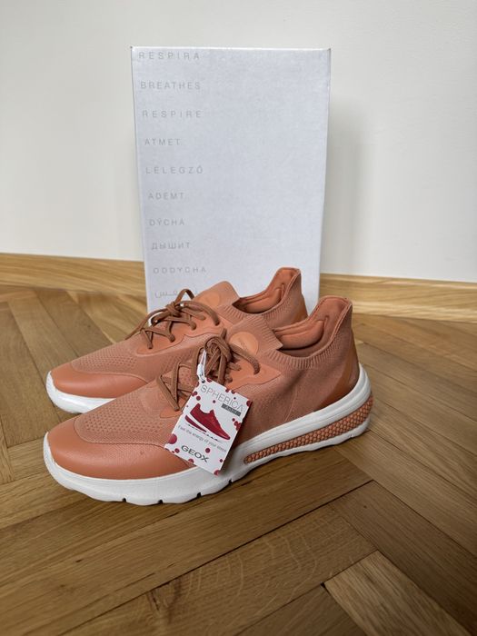 GEOX NOWE sneakersy damskie Spherica Actif r. 41 brzoskwiniowe