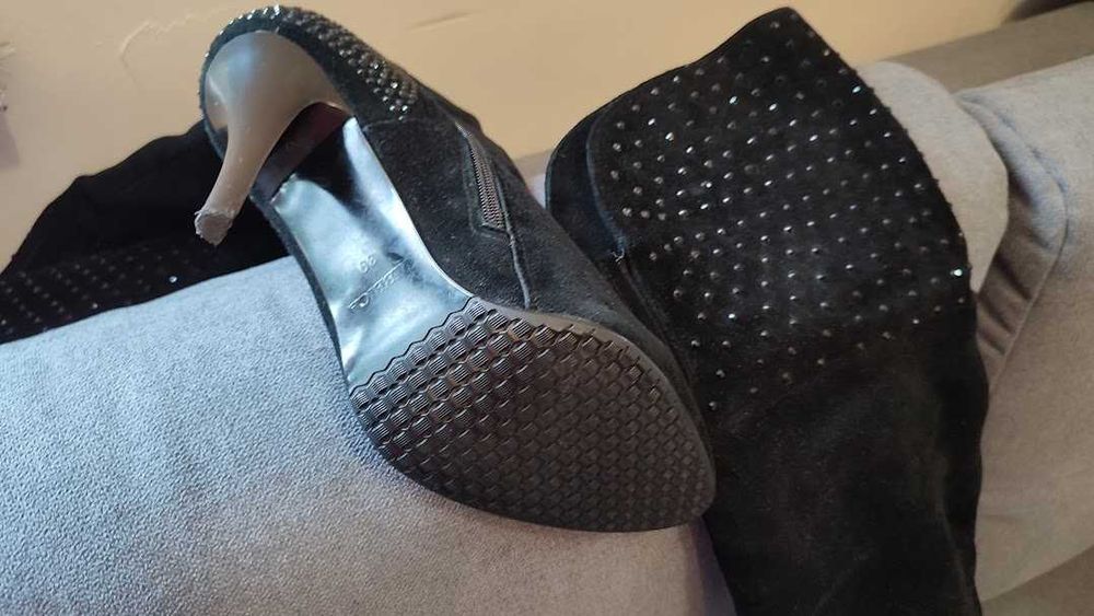 Kozaki zamszowe z cyrkoniami na szpilce Ribbica