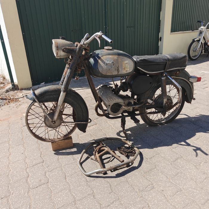 Macal Aidan Moped - Single Document