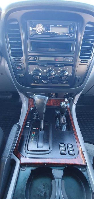 Toyota Land Cruiser 100