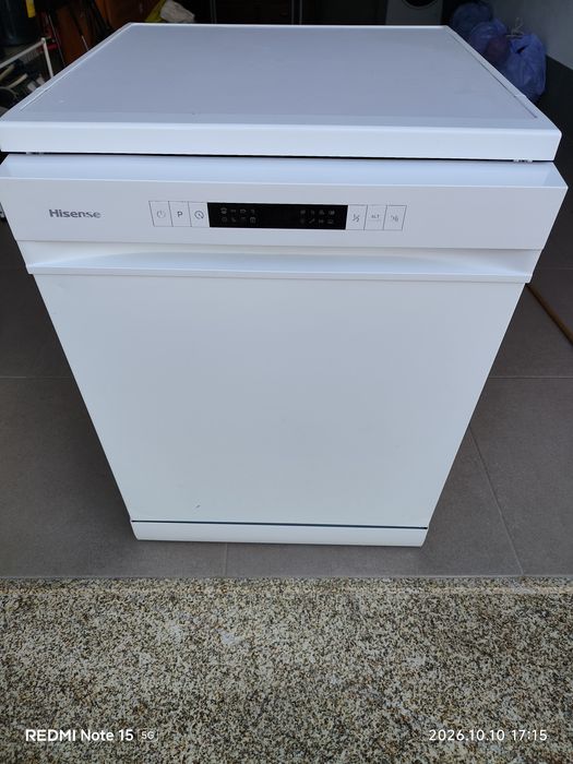 Vendo máquina de lavar loiça Hisense HS622E10W