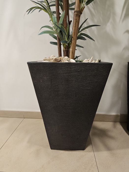 Vaso com planta artificial