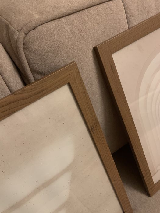 Dwie ciemnobrązowe ramki drewniane 30x40 cm