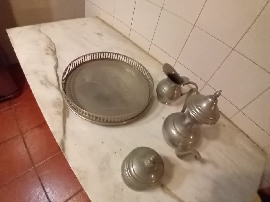 Conjunto de Peças Antigas em Estanho