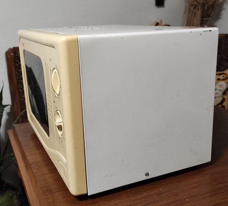 Мікрохвильова піч ОРО