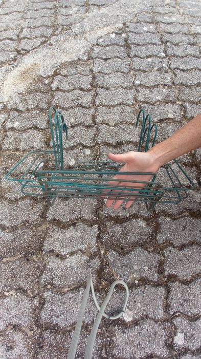 Ganchos Suportes de Ferro para Floreiras de Varanda