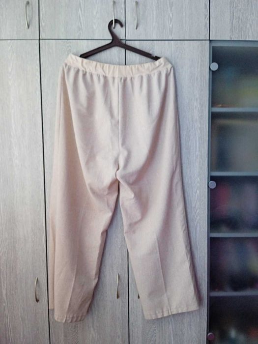 Брюки   светлые  летние
