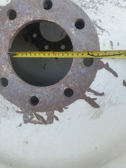 Kola wąskie miedzyrzedowe same case lamborghini 13,6R38