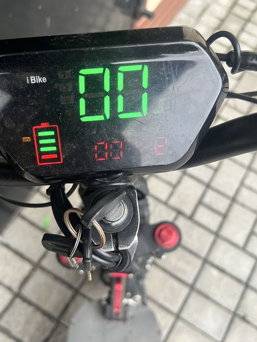 Продам електросамокат crosser rocket