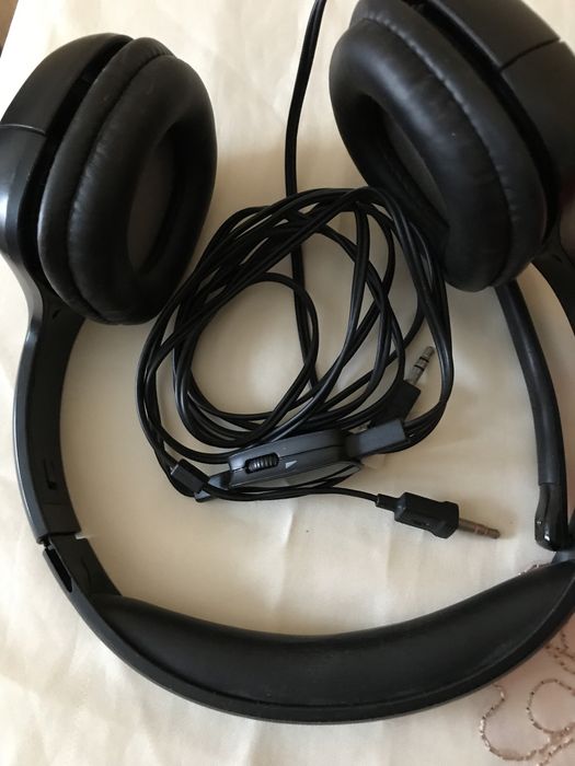 Навушники Plantronics