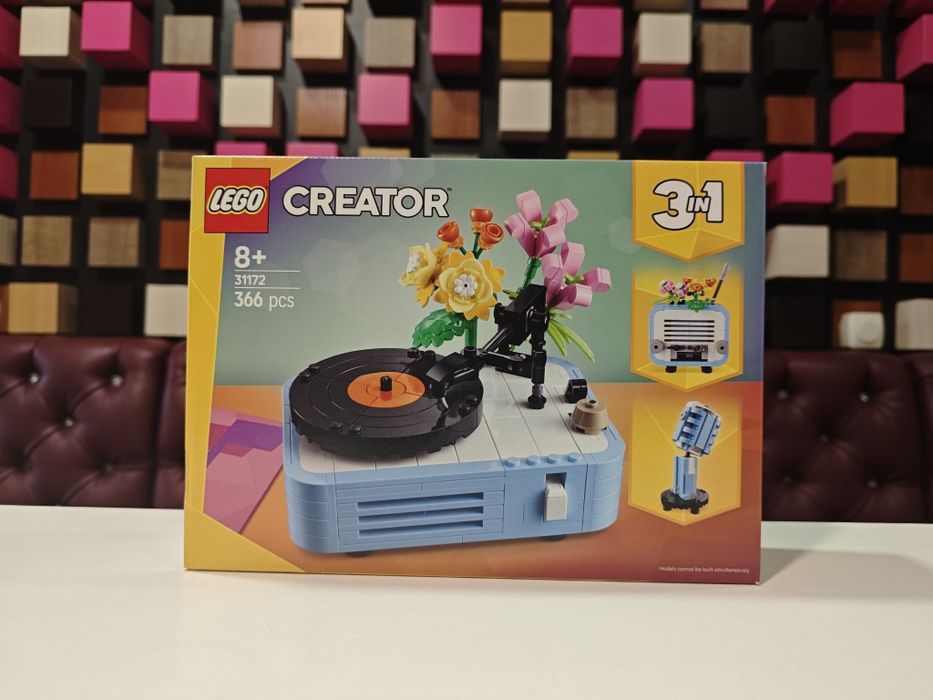LEGO Creator 3-в-1 31172 Програвач із квітами.ретро