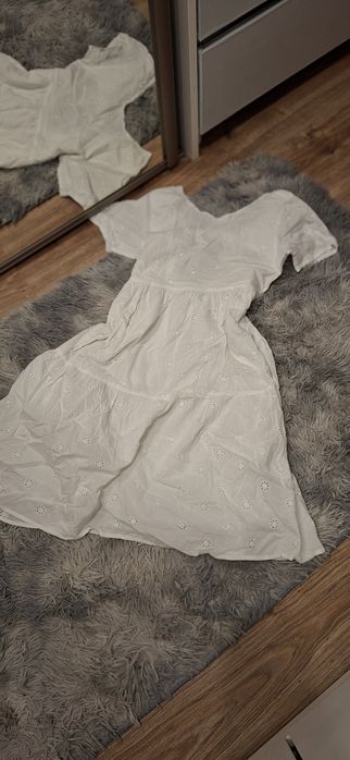 Sukienka azurowa haftowana